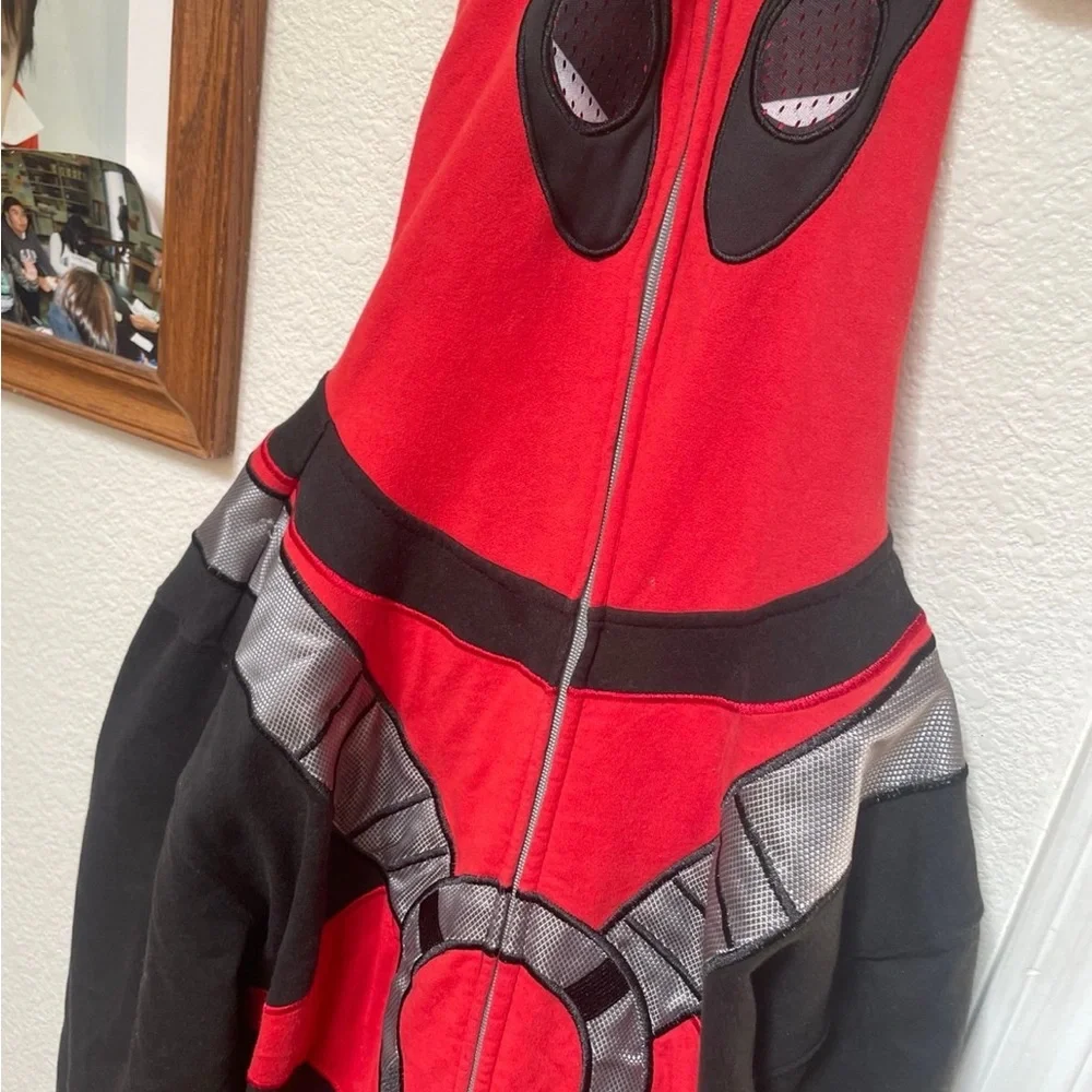 Deadpool jacket - Picture 3 of 7